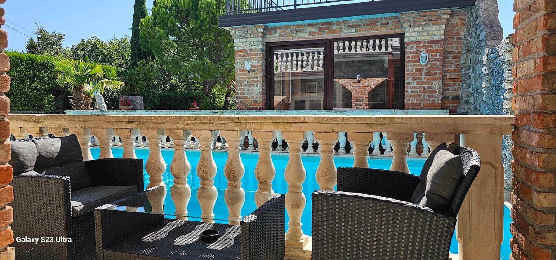 Casa Oasa -Accommodation , Pizzeria & Bar Marezige Exterior photo